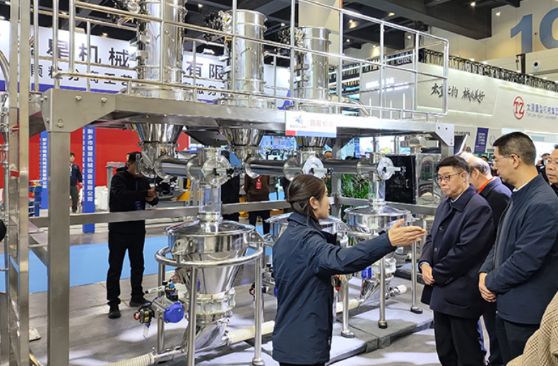 香蕉频视APP以“智能筛分系统+防爆解决方案”双引擎驱动制造业升级，获工信部领导现场点赞.png